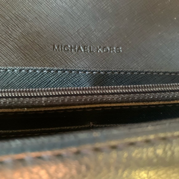 Michael KORS, Blue pebble leather wallet, many many compartments, snap closure. - Picture 6 of 8